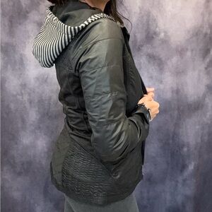 Mondetta fitted jacket